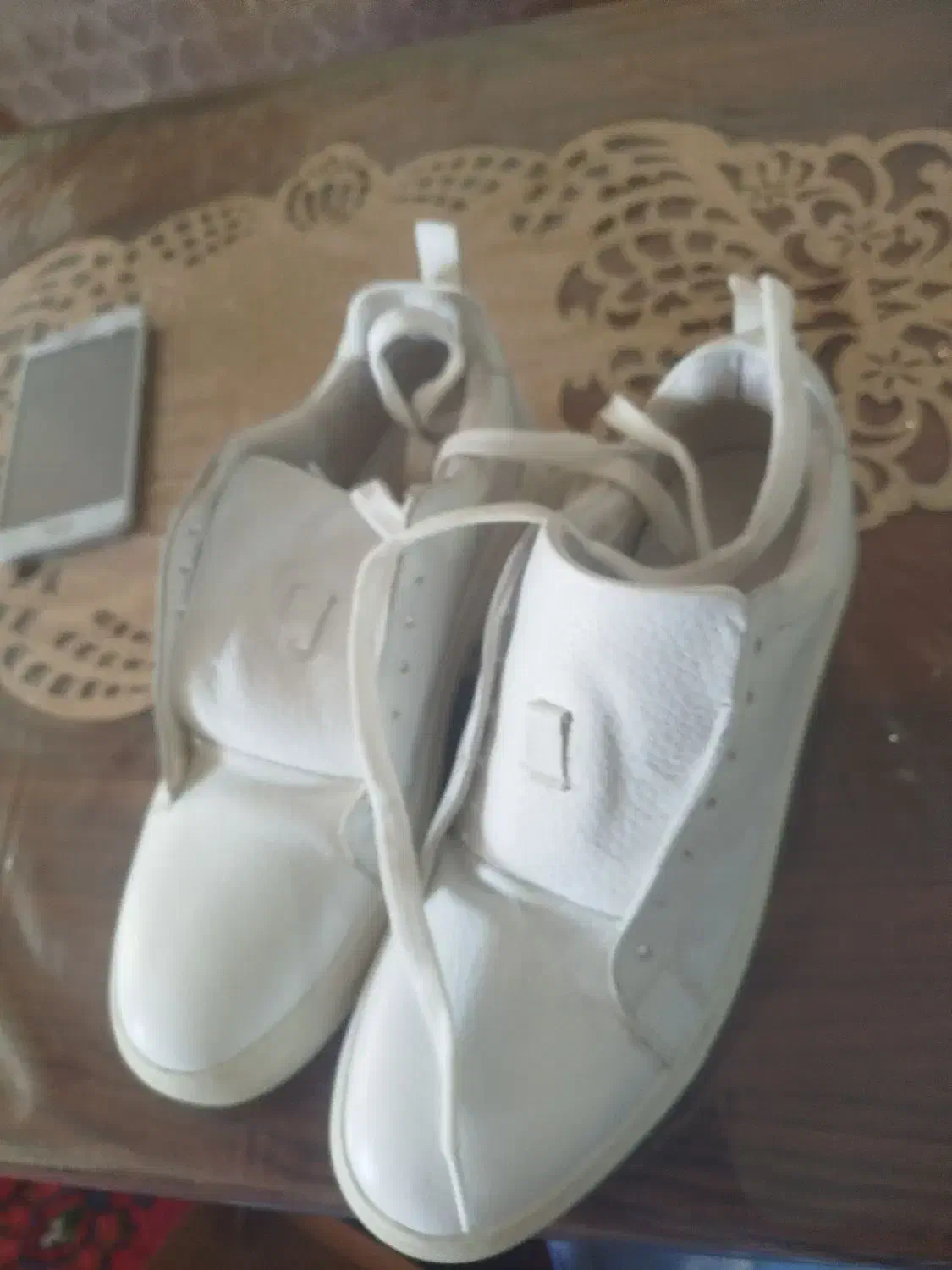 کتانی راحتی|کیف، کفش، کمربند|میانه, |دیوار