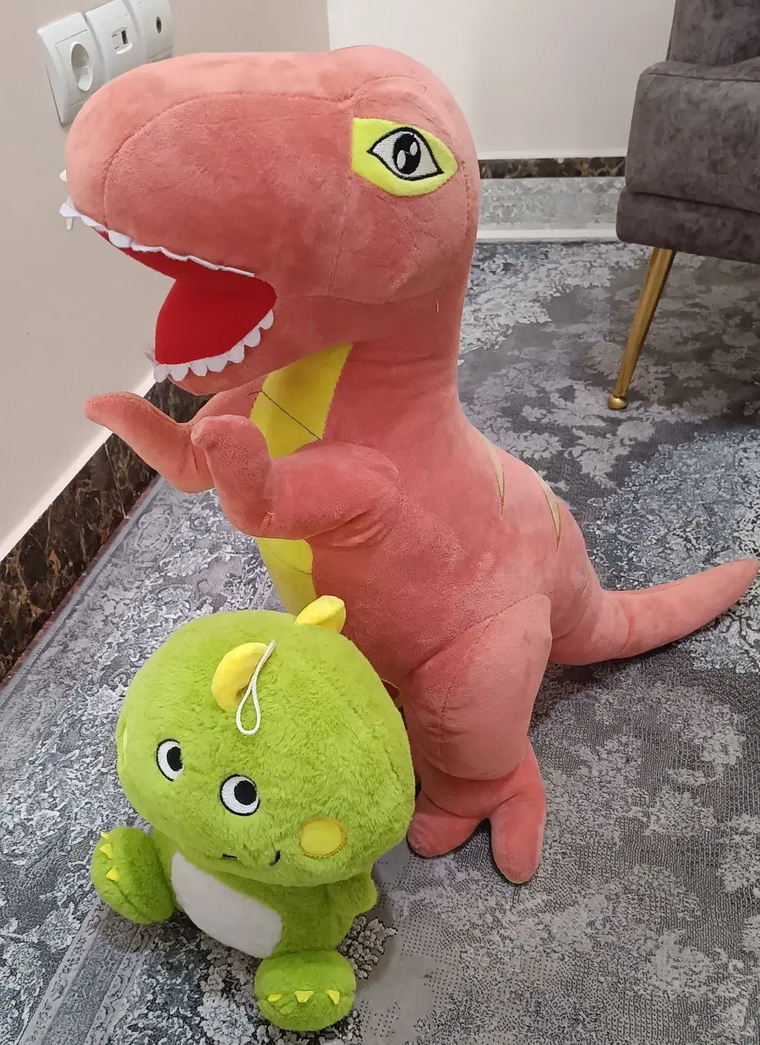 عروسک|اسباب‌بازی بچه|تبریز, |دیوار