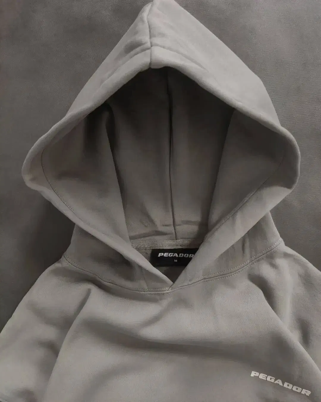 هودی پگادور|لباس|دوگنبدان, |دیوار