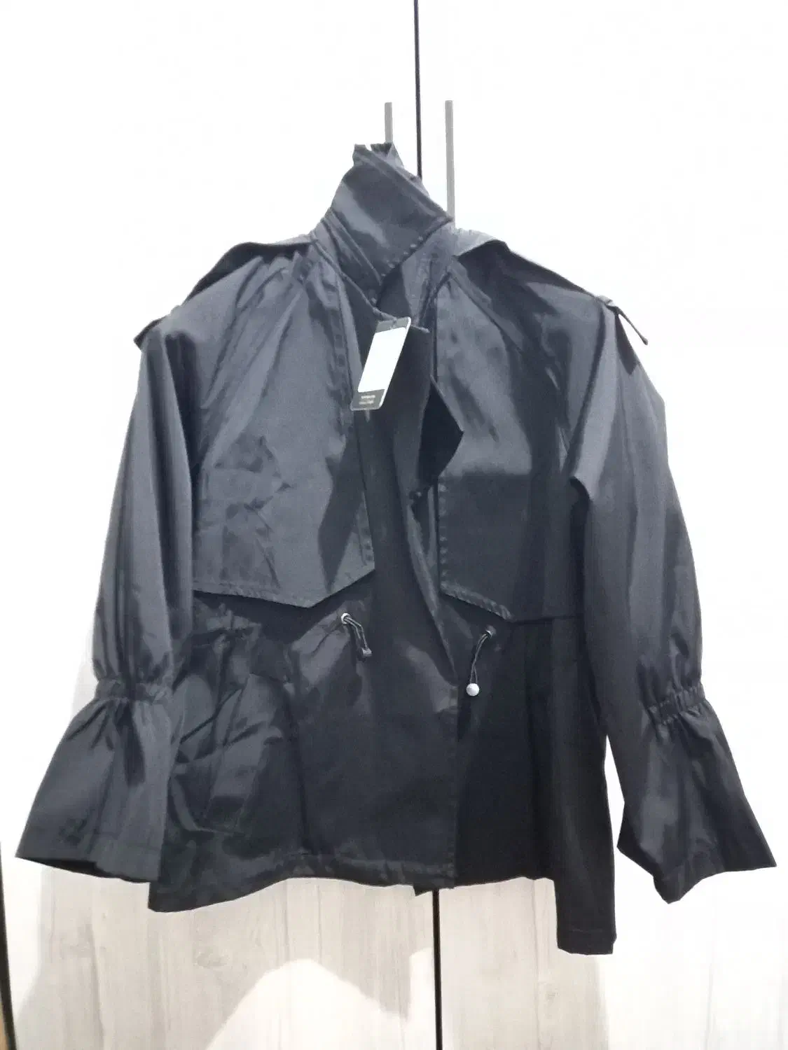 بارانی مشکی|لباس|ایوان, |دیوار