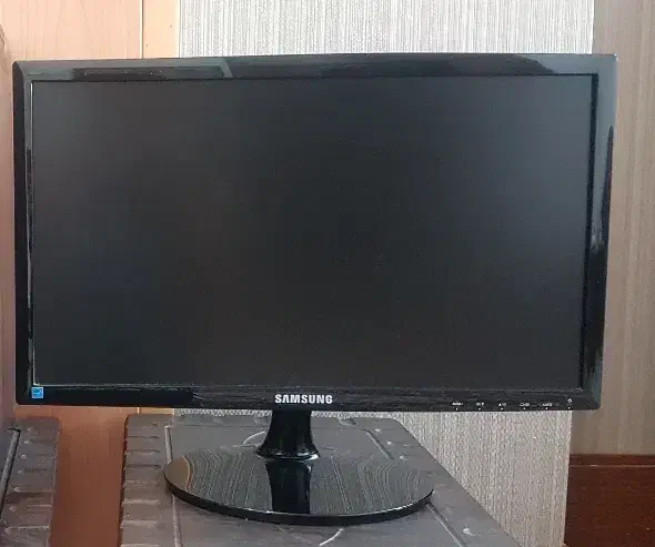 مانیتور سامسونگ|قطعات و لوازم جانبی رایانه|شیراز, زرهی|دیوار