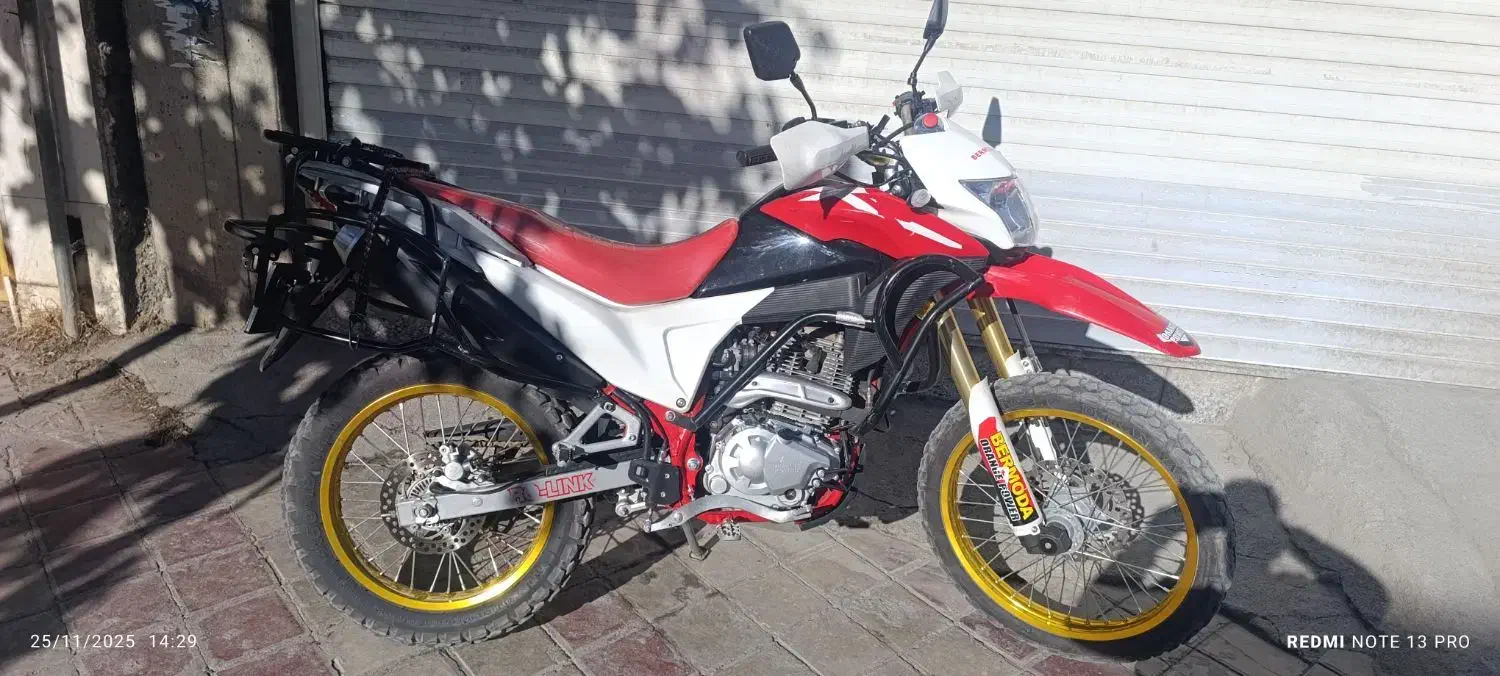 تریل ۲۵۰برمودا|موتورسیکلت|لنجان, |دیوار