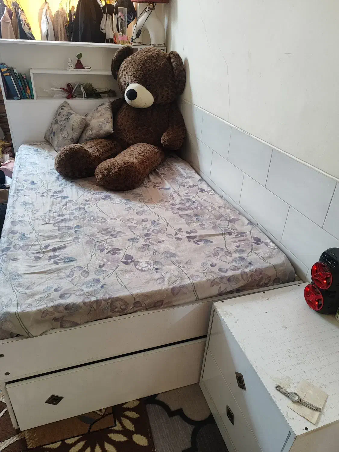 تخت یک نیم نفره|تخت و سرویس خواب|اصفهان, عمان سامانی|دیوار