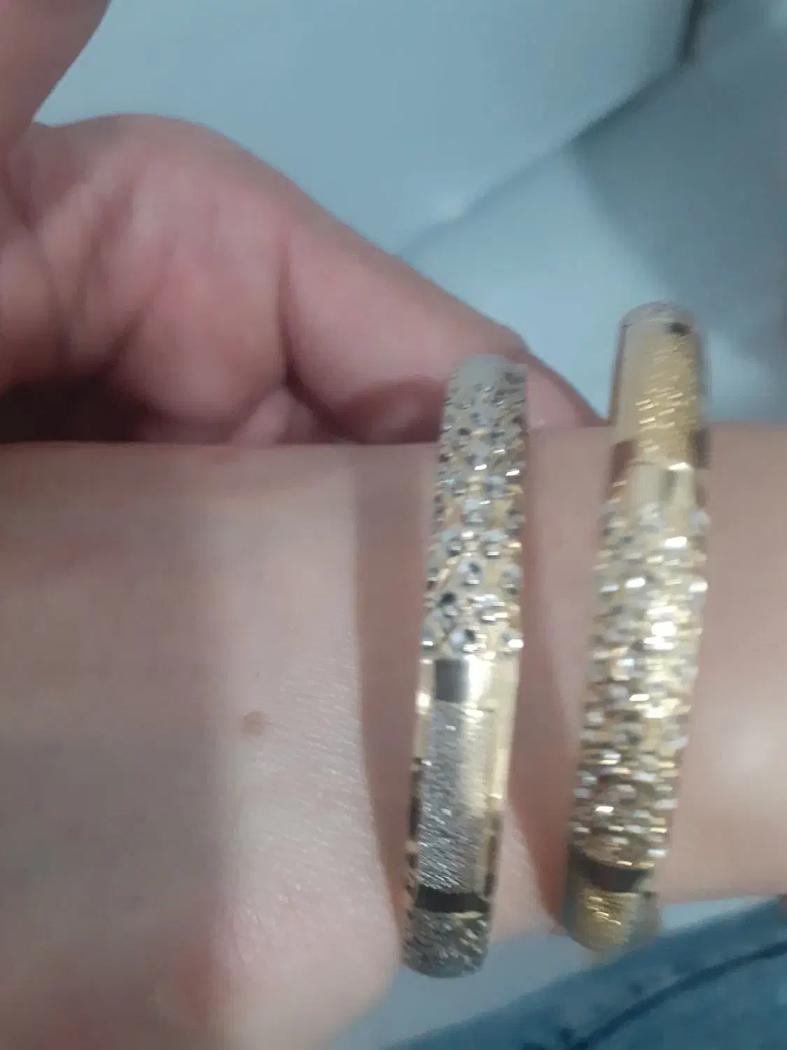 النگو طلا ۲ درصد بالای تابلو|جواهرات|تربت جام, بیست متری منبع آب|دیوار