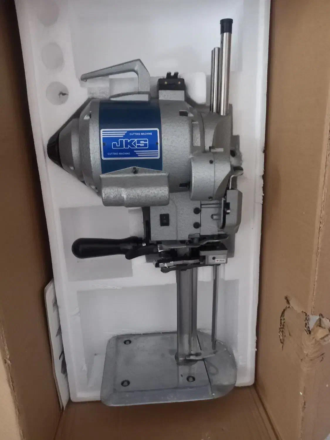 فروش قیچی برقی ۸ خیاطی. در حد نو نو نو|لوازم خیاطی و بافتنی|فردیس, فردیس|دیوار