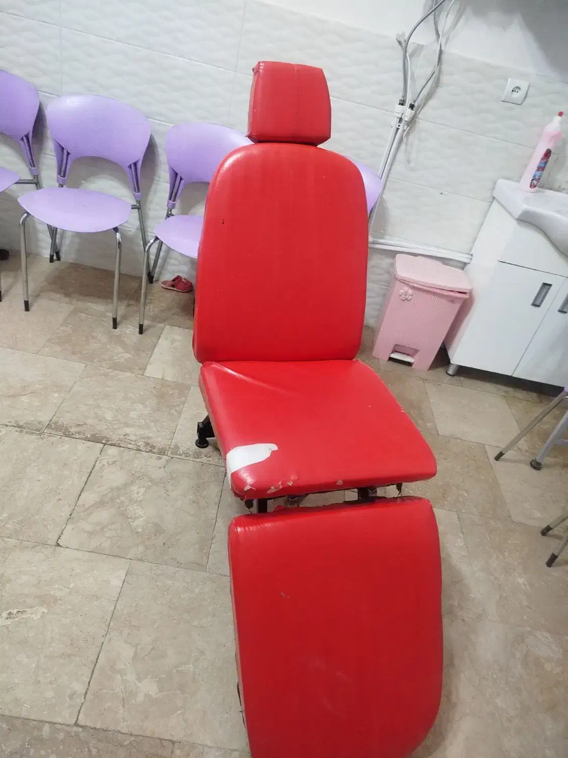 صندلی ارایشگری|آرایشگاه و سالن‌های زیبایی|میاندوآب, |دیوار