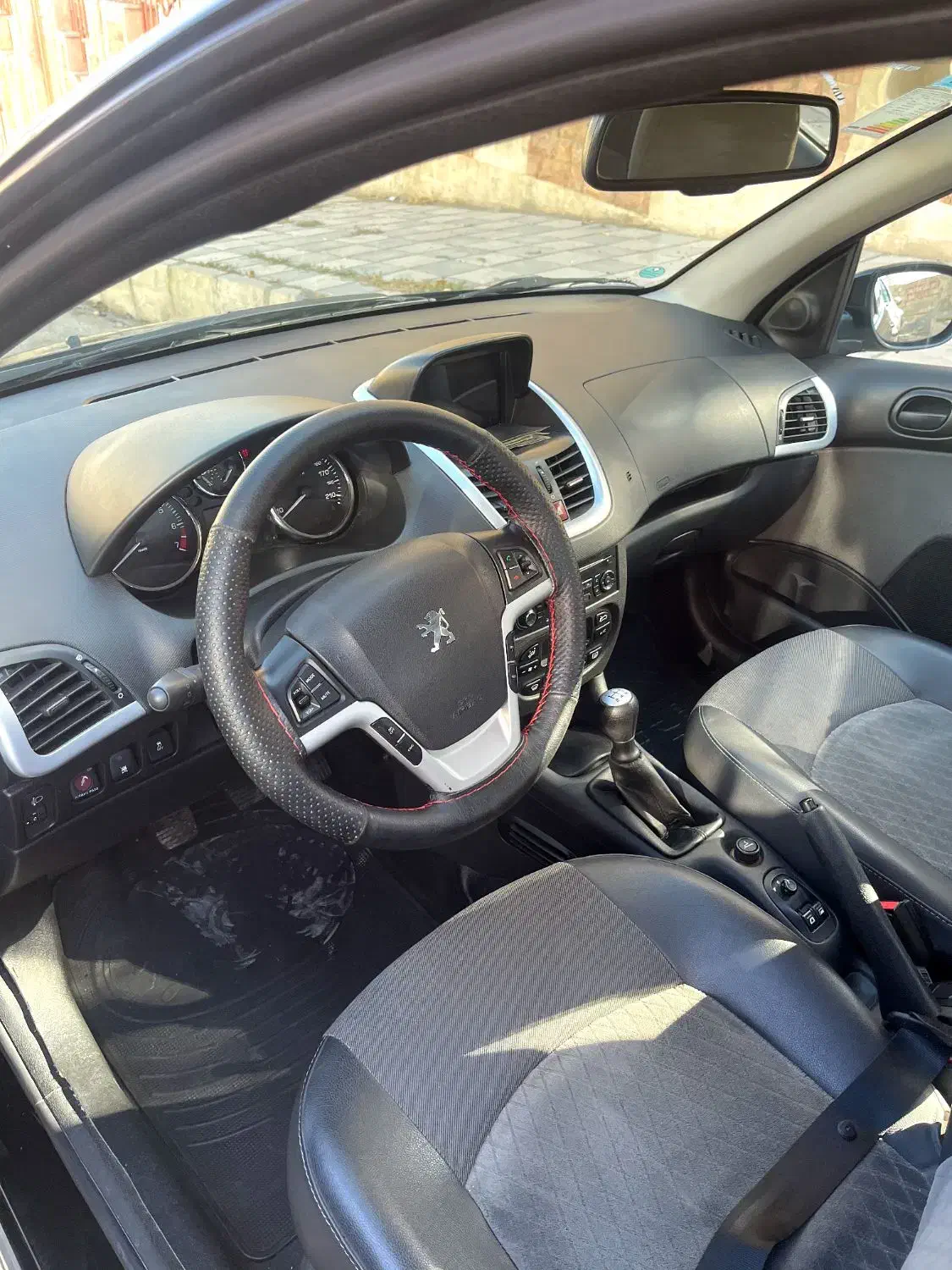 ۲۰۷ سقف شیشه فول ارتقا یافته|خودرو سواری و وانت|کرمانشاه, |دیوار