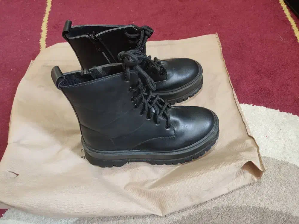 فروش نیم بوت اصل|کیف، کفش، کمربند|شیراز, جوادیه|دیوار