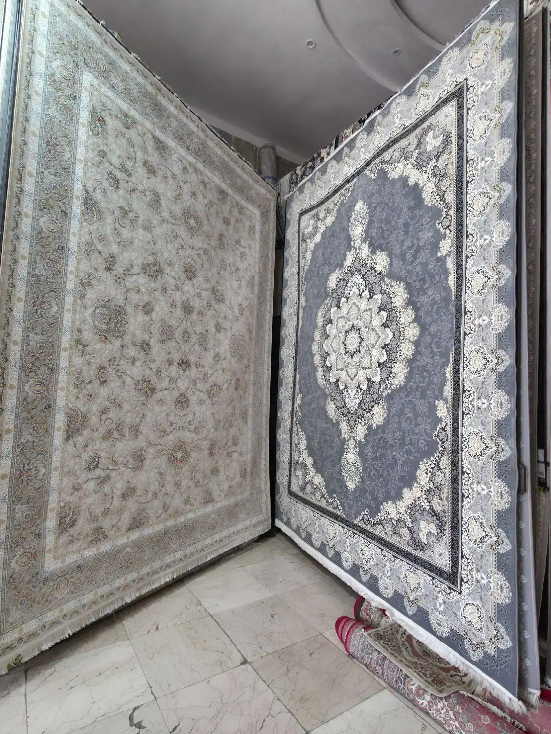 حراج یه تعداد فرش ۱۲۰۰ شانه به قیمت پارسال|فرش|ملارد, |دیوار