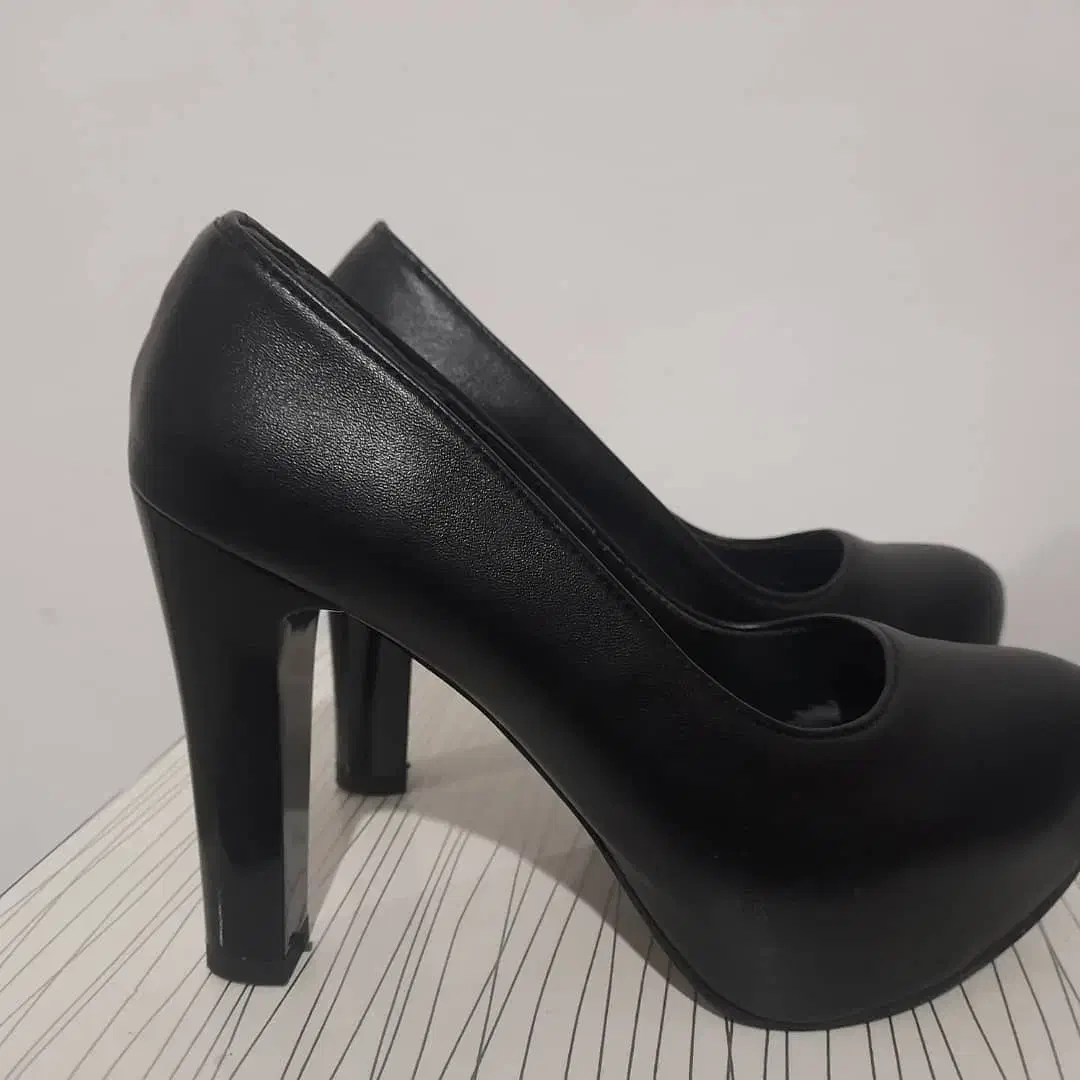 کفش مجلسی|کیف، کفش، کمربند|هشتگرد, شهرک گلها|دیوار