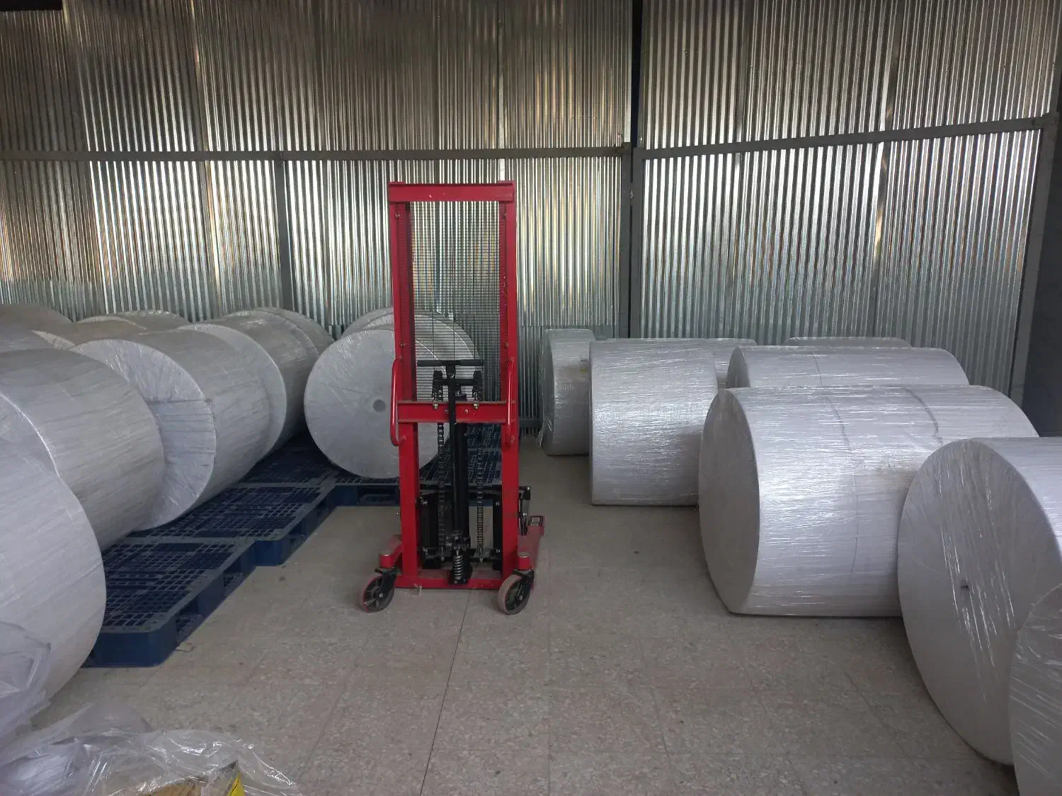 تولید و پخش تیشو خرد شده در تمامی ابعاد و گرماژ|مواد شوینده و دستمال کاغذی|اصفهان, قهجاورستان|دیوار