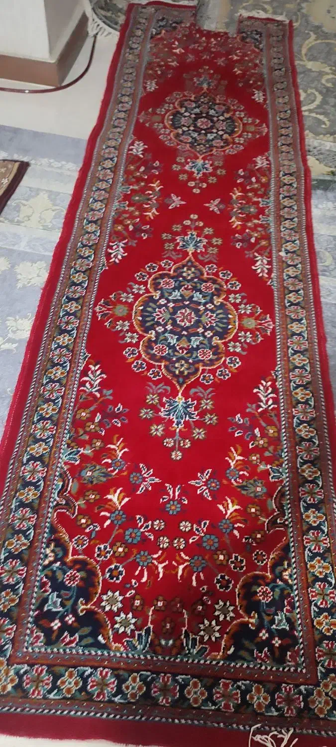 دو عدد فرش کناره|فرش|هشتگرد, شهرک بعثت|دیوار