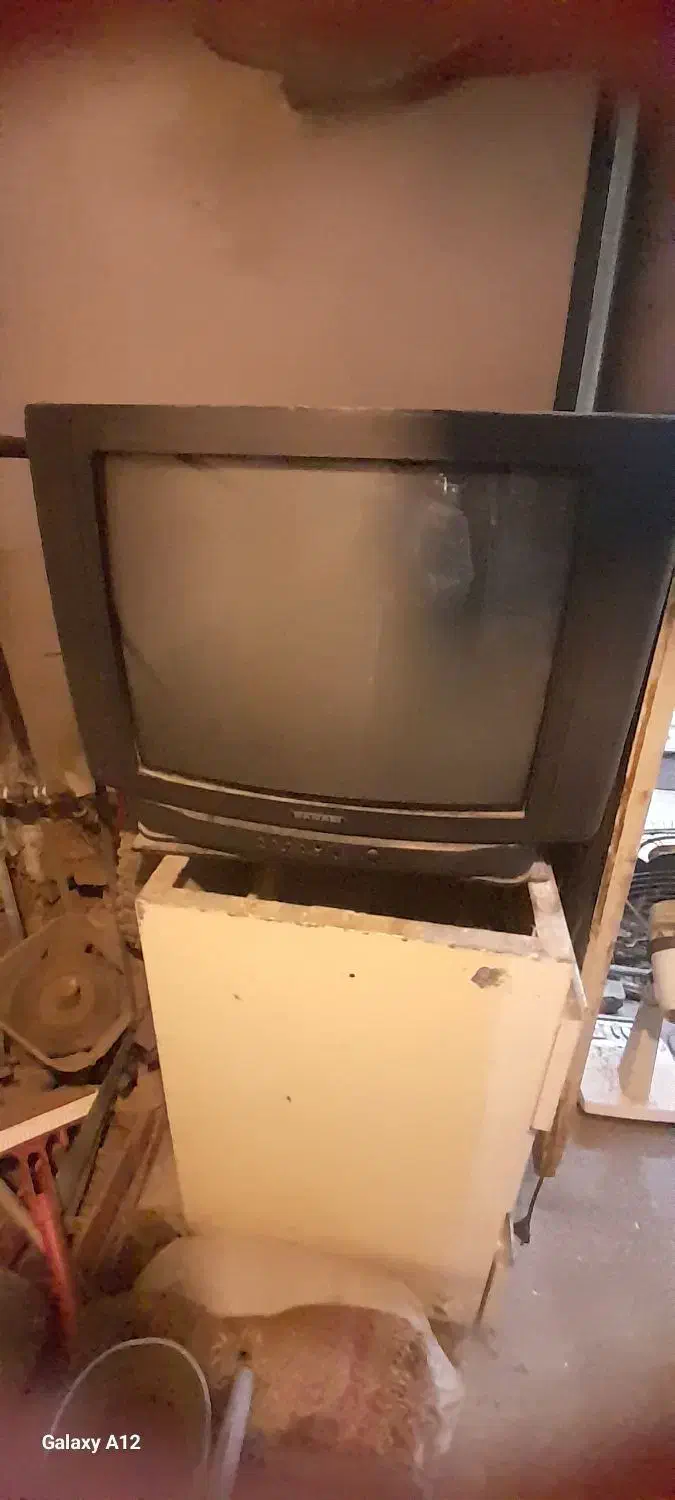 تلویزیون۱۴ و۲۱ هردو رنگی|تلویزیون و پروژکتور|تهران, دژکام|دیوار