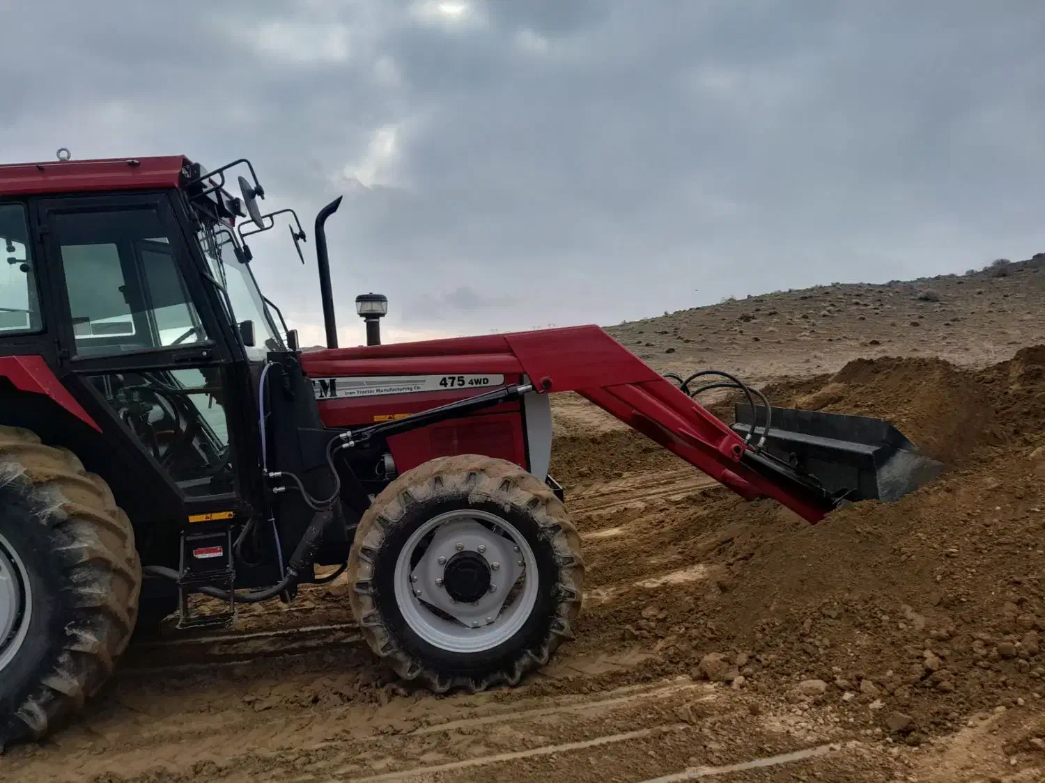 تراکتور ۴۷۵ اتاق فافریک بیل دار|خودرو سنگین|سلفچگان, |دیوار