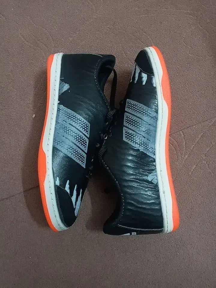 کفش سالنی مناسب فوتبال فقط ۴۰۰ تومان تخفیف|کیف، کفش، کمربند|لنگرود, |دیوار