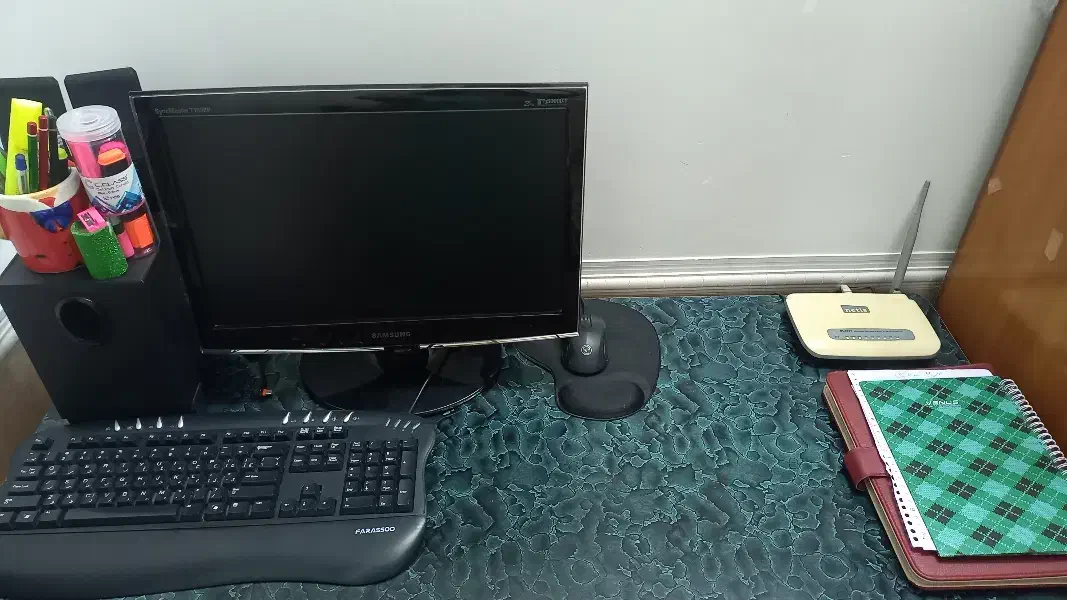 میز تحریر و کامپیوتر Pc لوازم جانبی تحریر|میز تحریر و کامپیوتر|شیراز, سفیرشمالی|دیوار