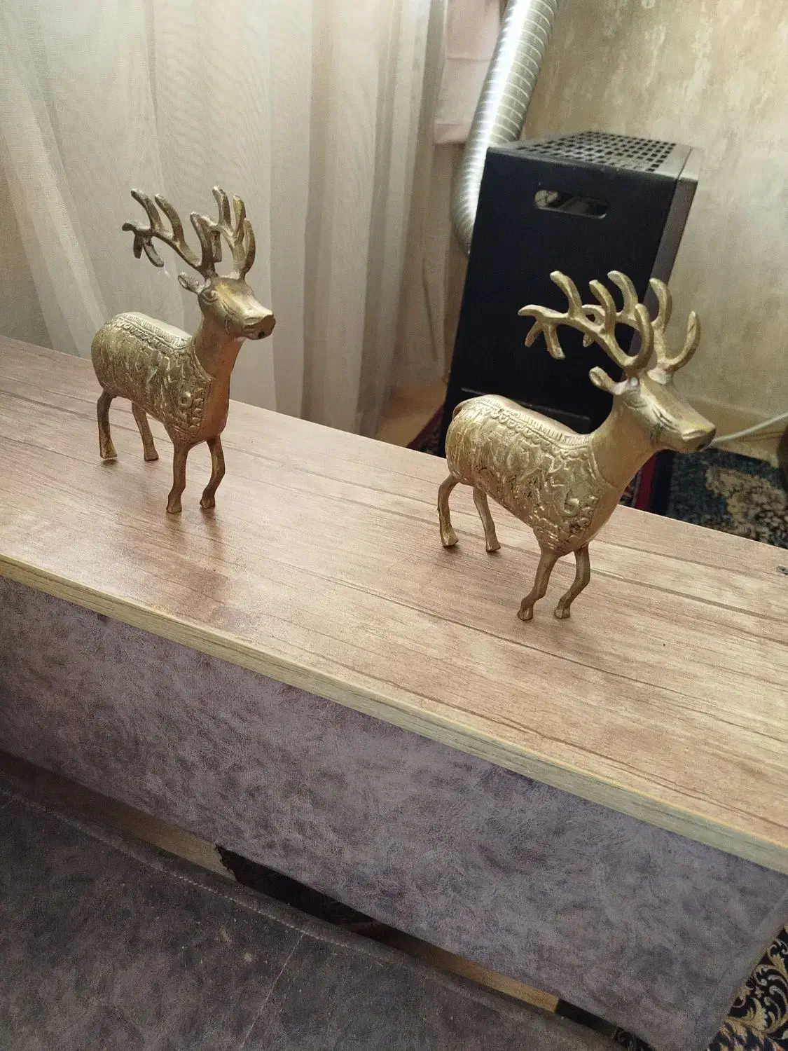 مجسمه برنجی|کلکسیون اشیاء عتیقه|تهران, خواجه نظام الملک|دیوار