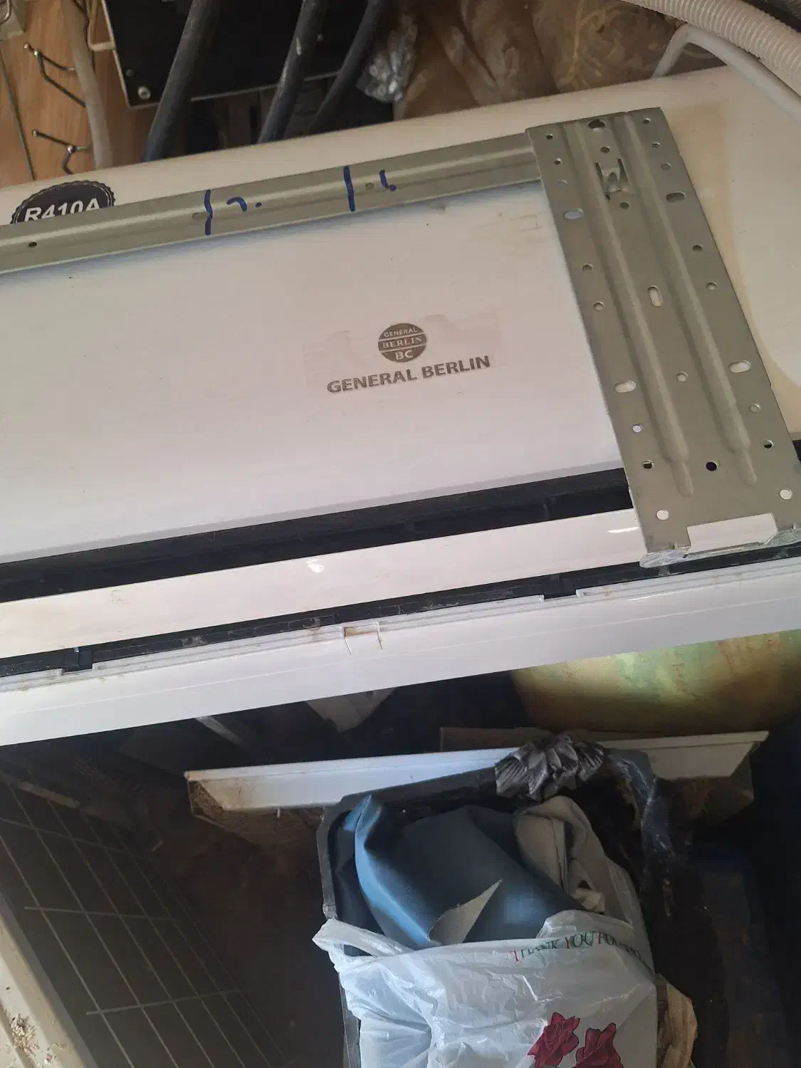 کولر اسپیلت جنرال برلین ۳۰هزارگرمایشی وسرمایشی|کولر گازی و فنکوئل|فلاورجان, |دیوار