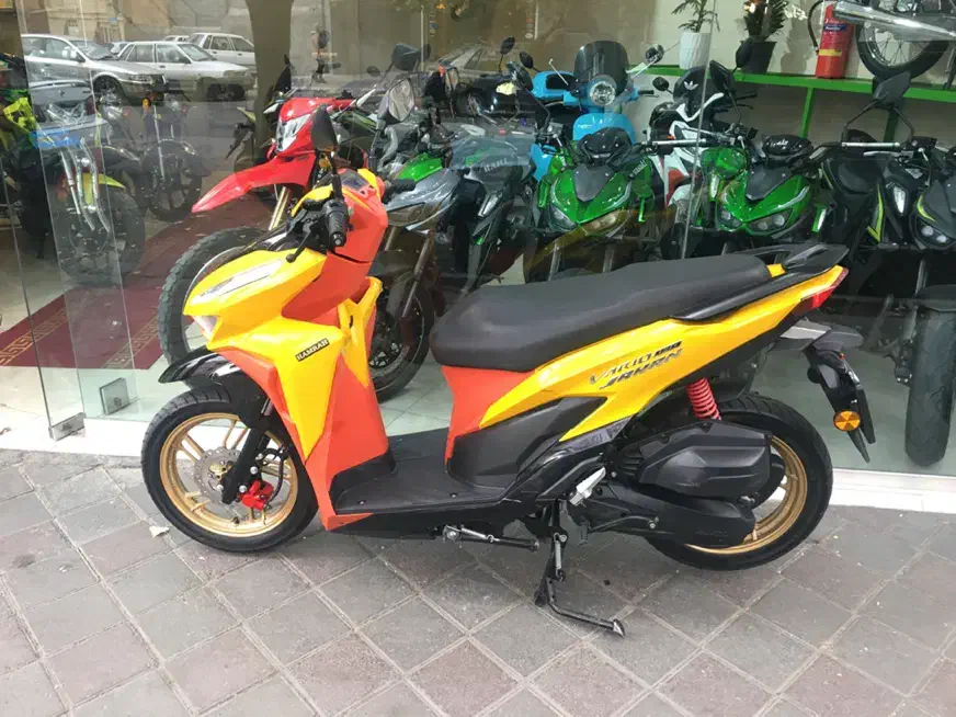 کلیک ۱۸۰ مدل ۱۴۰۲ درحد|موتورسیکلت|تبریز, |دیوار