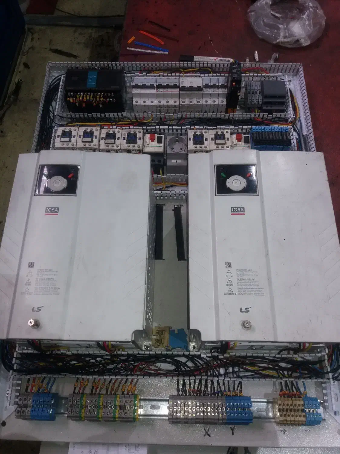 برقکار صنعتی|خدمات پیشه و مهارت|مشکیندشت, |دیوار