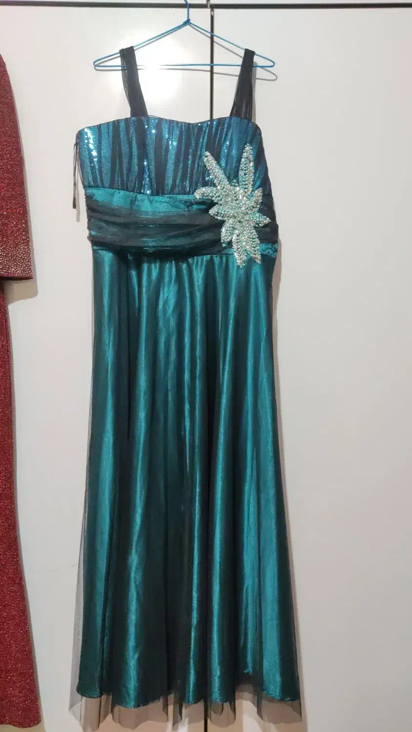 دو عدد لباس مجلسی خوشکل در حد نو|لباس|مرودشت, ژیان|دیوار