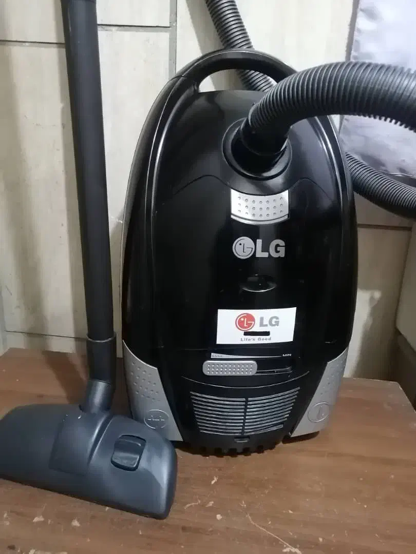 جاروبرقی ال جی3800وات اصل کره کم صدا|جاروبرقی، جارو شارژی، بخارشو|تهران, آذربایجان|دیوار
