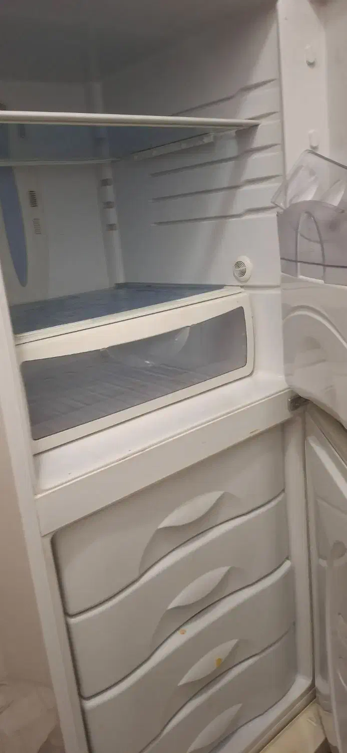 یخچال فریزر بالا و پایین اسنوا|یخچال و فریزر|یزد, |دیوار