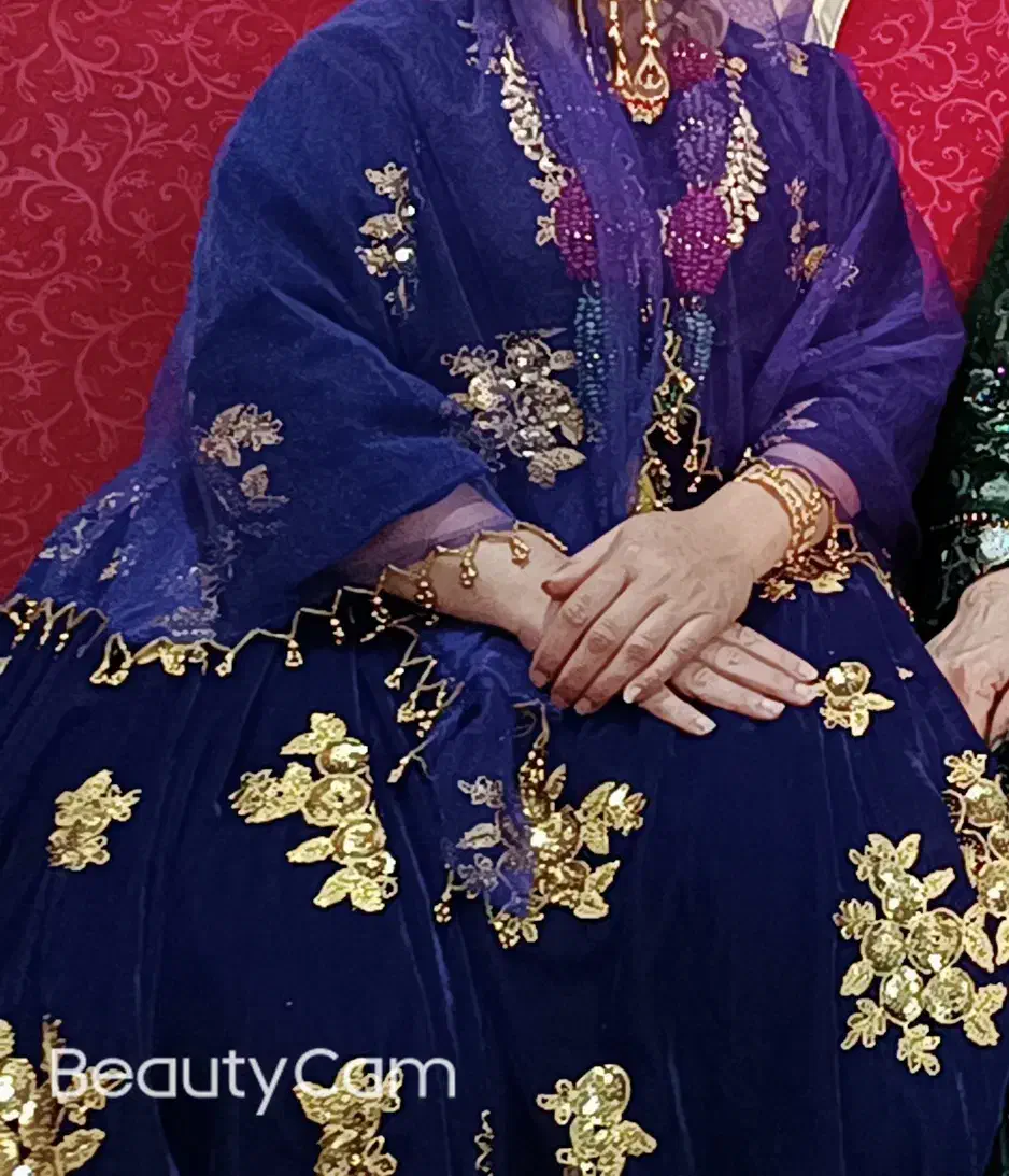 لباس مخمل|لباس|دهدشت, |دیوار