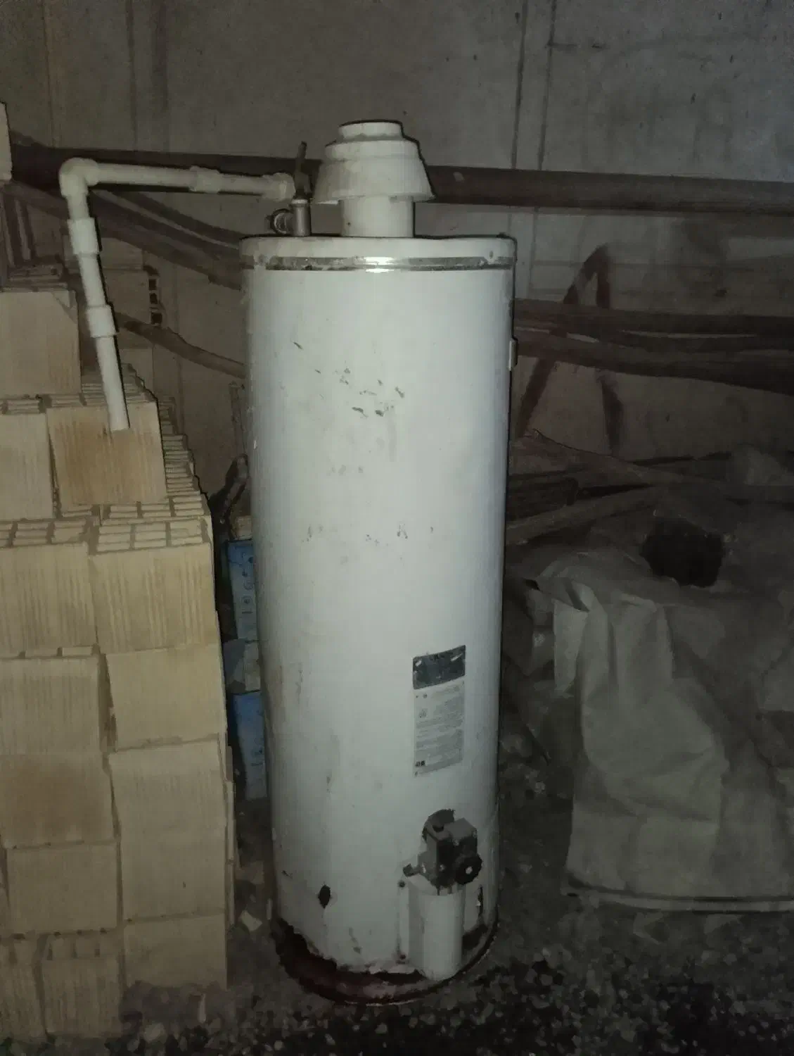 آبگرمکن مخزنی 100 لیتری جنرال گازی برقی|آبگرمکن، پکیج، شوفاژ|بم, |دیوار