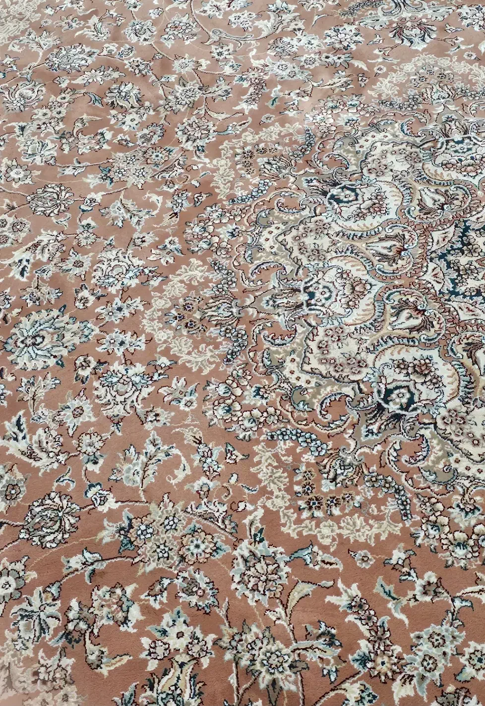 فرش ۶ متری و کناره ۴ متری|فرش|رشت, کوی مهر|دیوار