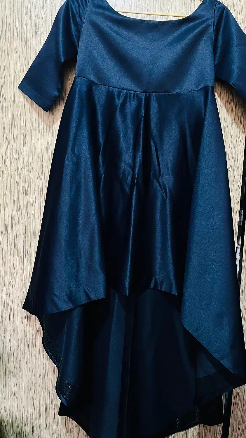 لباس مجلسی|لباس|کوچصفهان, |دیوار