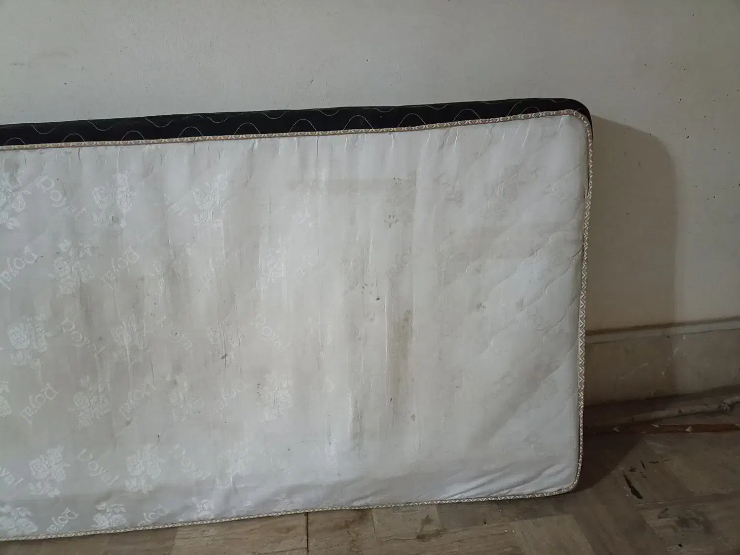 خوشخواب|تشک تختخواب|طرقبه, |دیوار