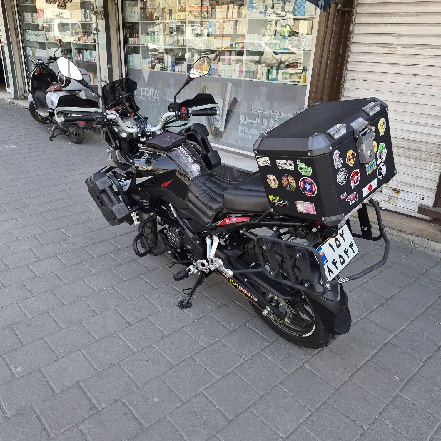 بنلی TRK مدل1402|موتورسیکلت|تهران, نظام‌آباد|دیوار