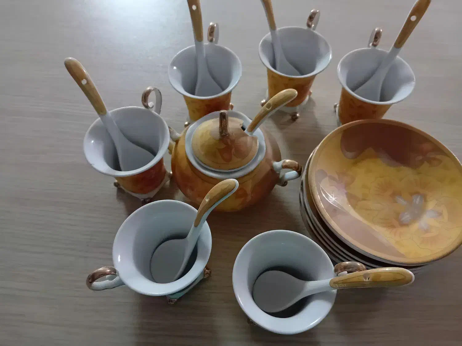 فنجان نعلبکی و قندون|ظروف سرو و پذیرایی|قم, زنبیل آباد|دیوار