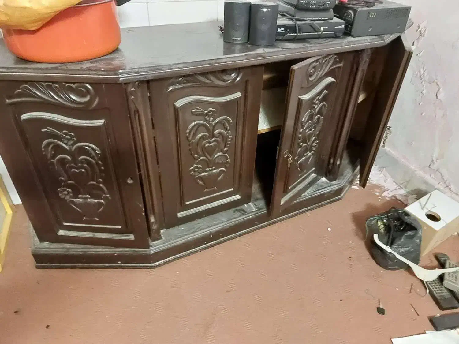 چوبی|میز تلویزیون|کاشان, میانچال|دیوار