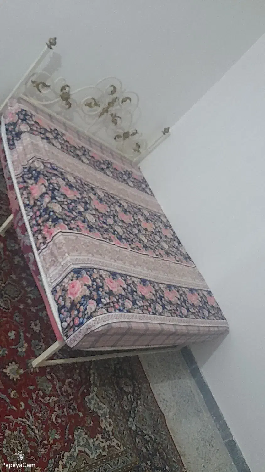 تخت خواب وتشک دونفر کاملآ سالم  وتمیز|تشک تختخواب|دزفول, |دیوار