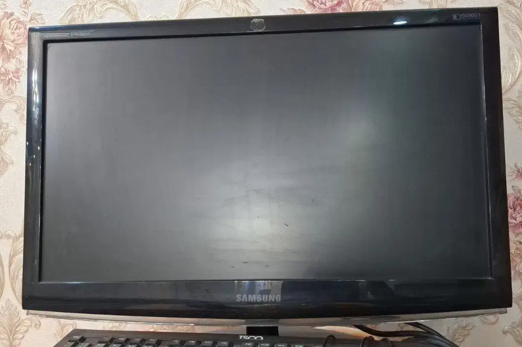 مانیتور ۱۹ اینچ سامسونگ|قطعات و لوازم جانبی رایانه|ری, حمزه‌آباد|دیوار