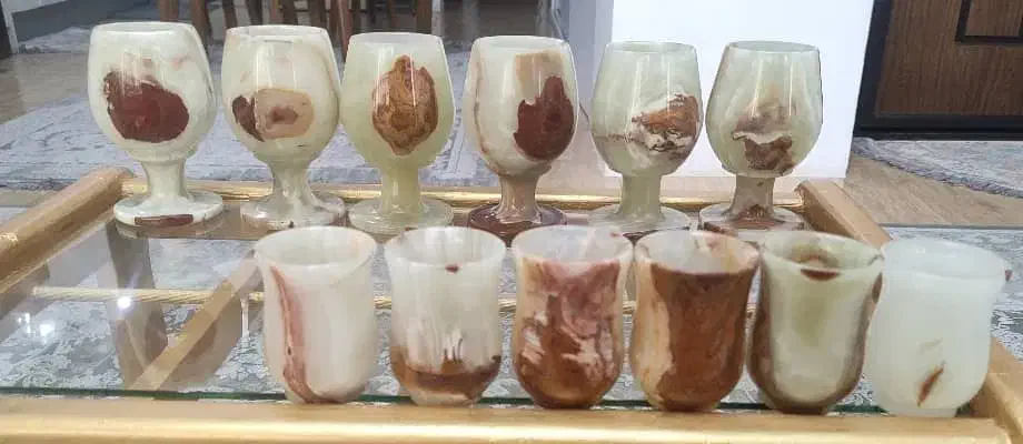 لیوان و استکان سنگ مرمر نقش برجسته|ظروف سرو و پذیرایی|لاهیجان, کوی خزر|دیوار