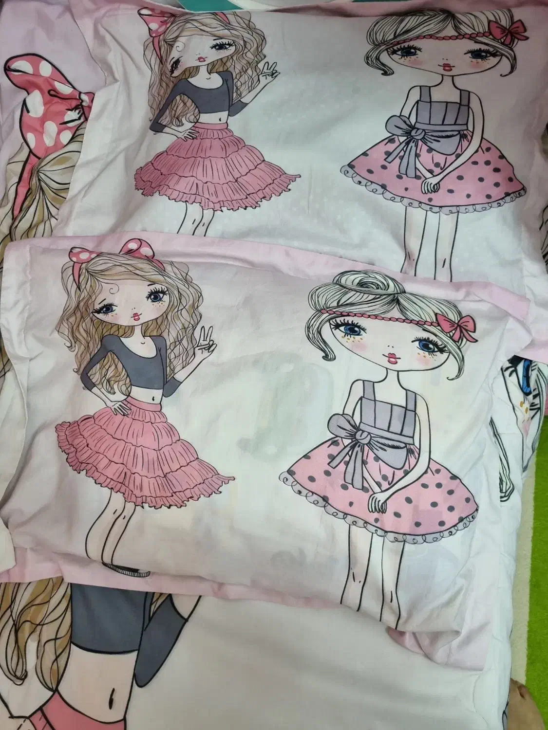 تخت بچه و روتختی ۴ تیکه جنس و ۴ قواره پرده عروسکی|تشک تختخواب|بهشهر, |دیوار