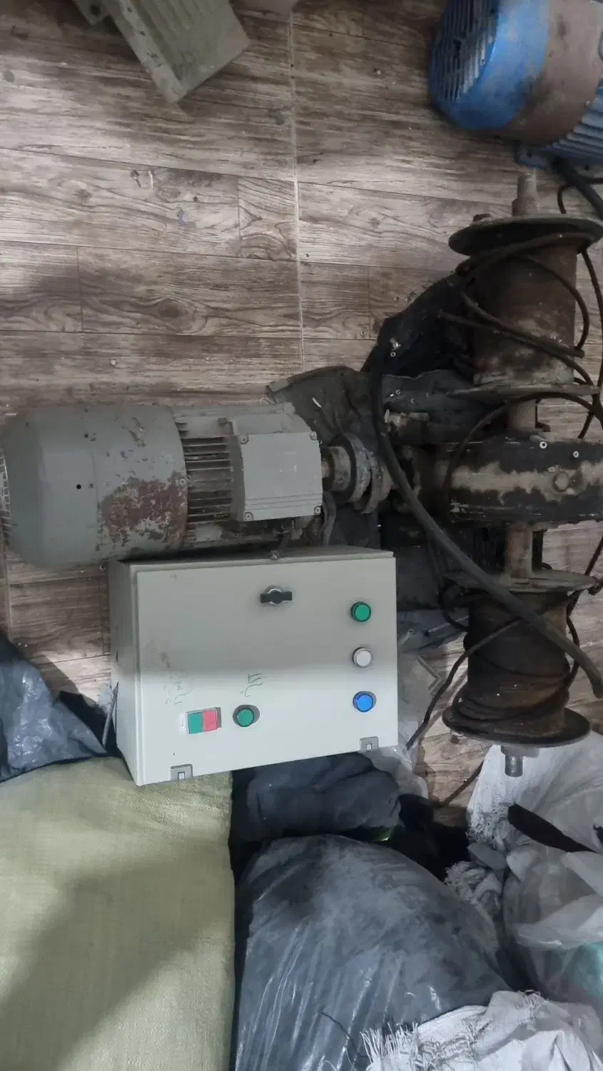 الکتروموتور وگیربکس بالابر|ماشینآلات صنعتی|شهریار, شهرک بهاران (ویره)|دیوار