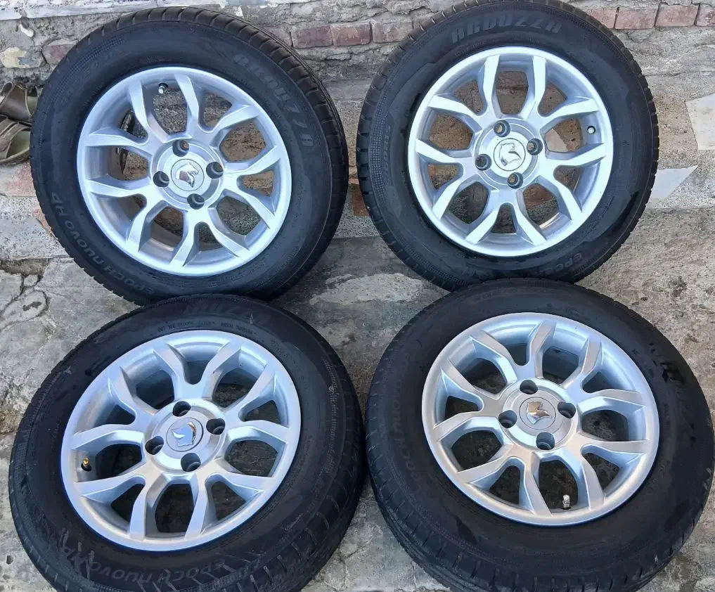 رینگ ۱۵شاخ گوزنی اروند اصل شرکتی و لاستیک خارجی|قطعات یدکی و لوازم جانبی|میاندوآب, |دیوار