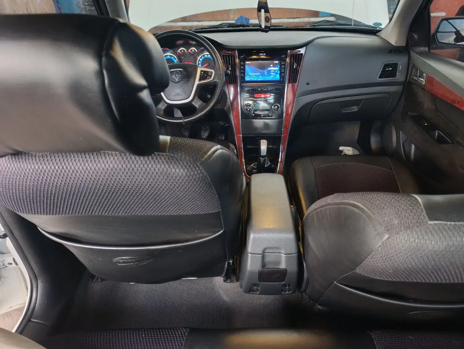 دنا مدل ۹۶ تمیز|خودرو سواری و وانت|شیراز, کاراندیش|دیوار