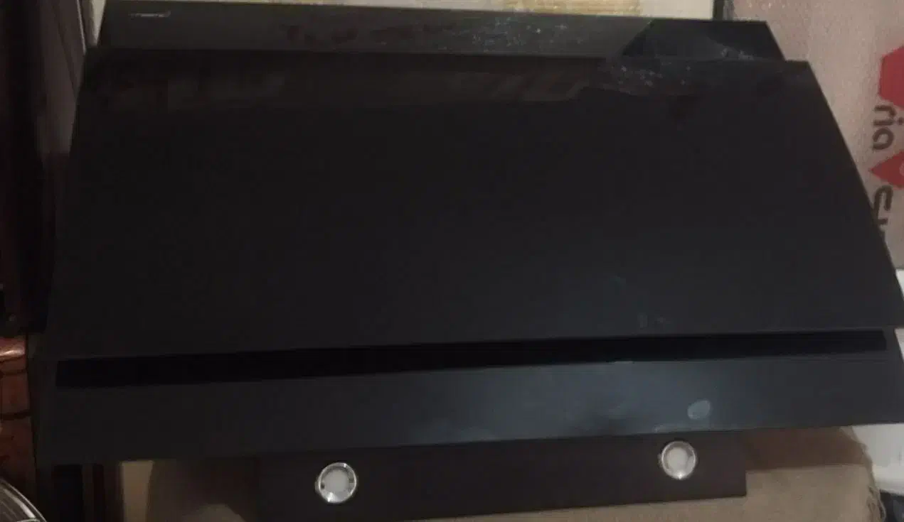 هود داتیس|هود|قروه, |دیوار