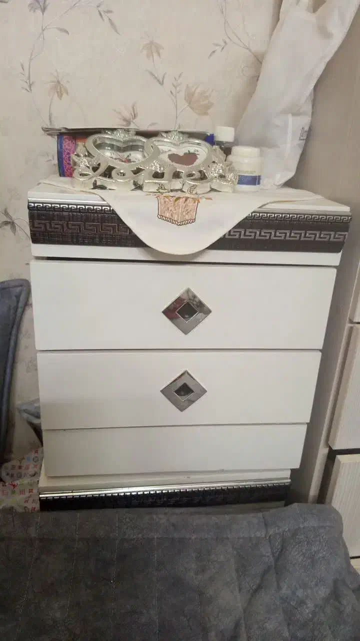 پاتختی دو کشوئه|تخت و سرویس خواب|سمنان, |دیوار