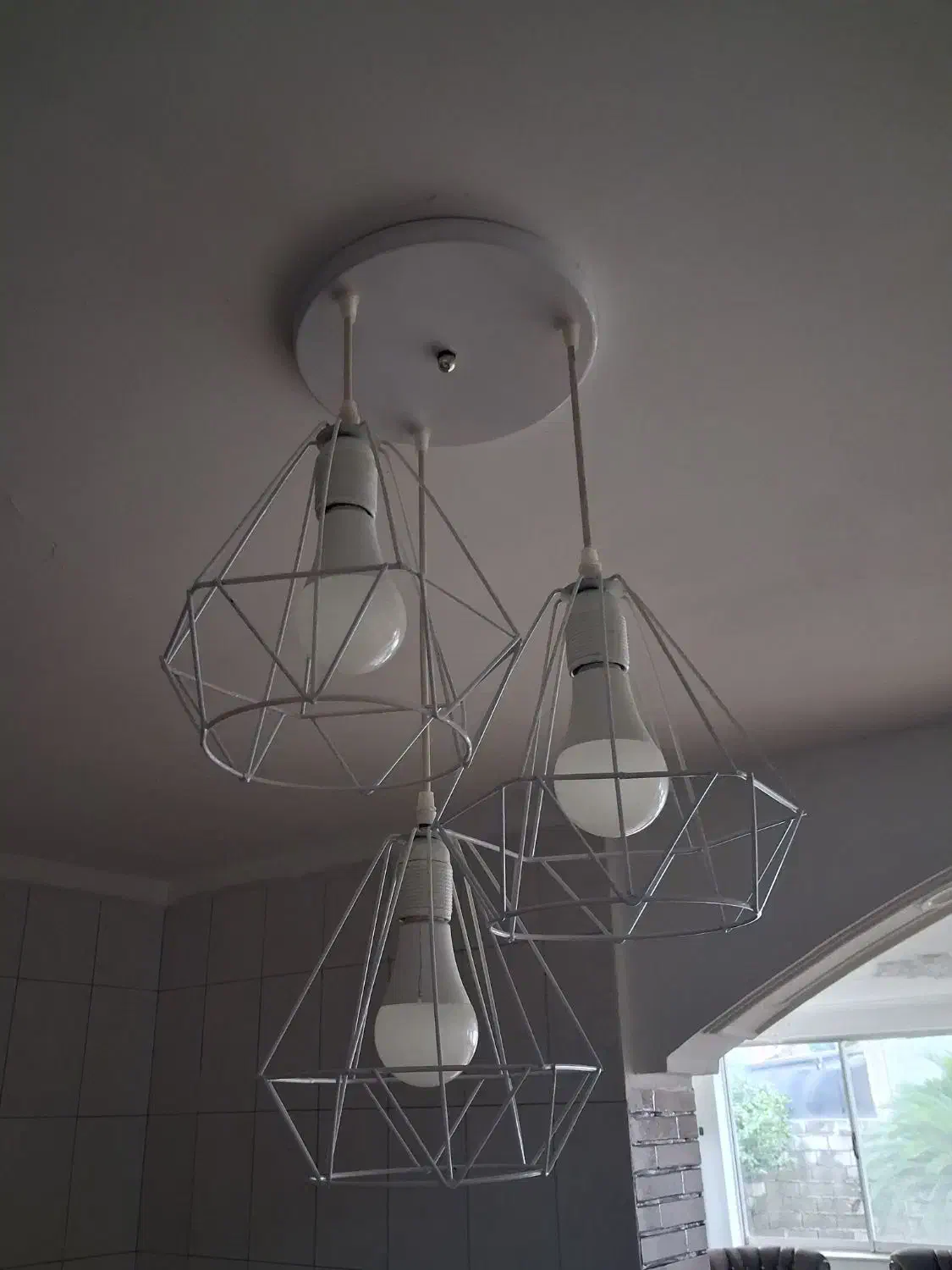 فروش فوری ۲ عدد لوستر سه شعله زیرقیمت بعلت جابجایی|لوستر و چراغ آویز|ساری, |دیوار