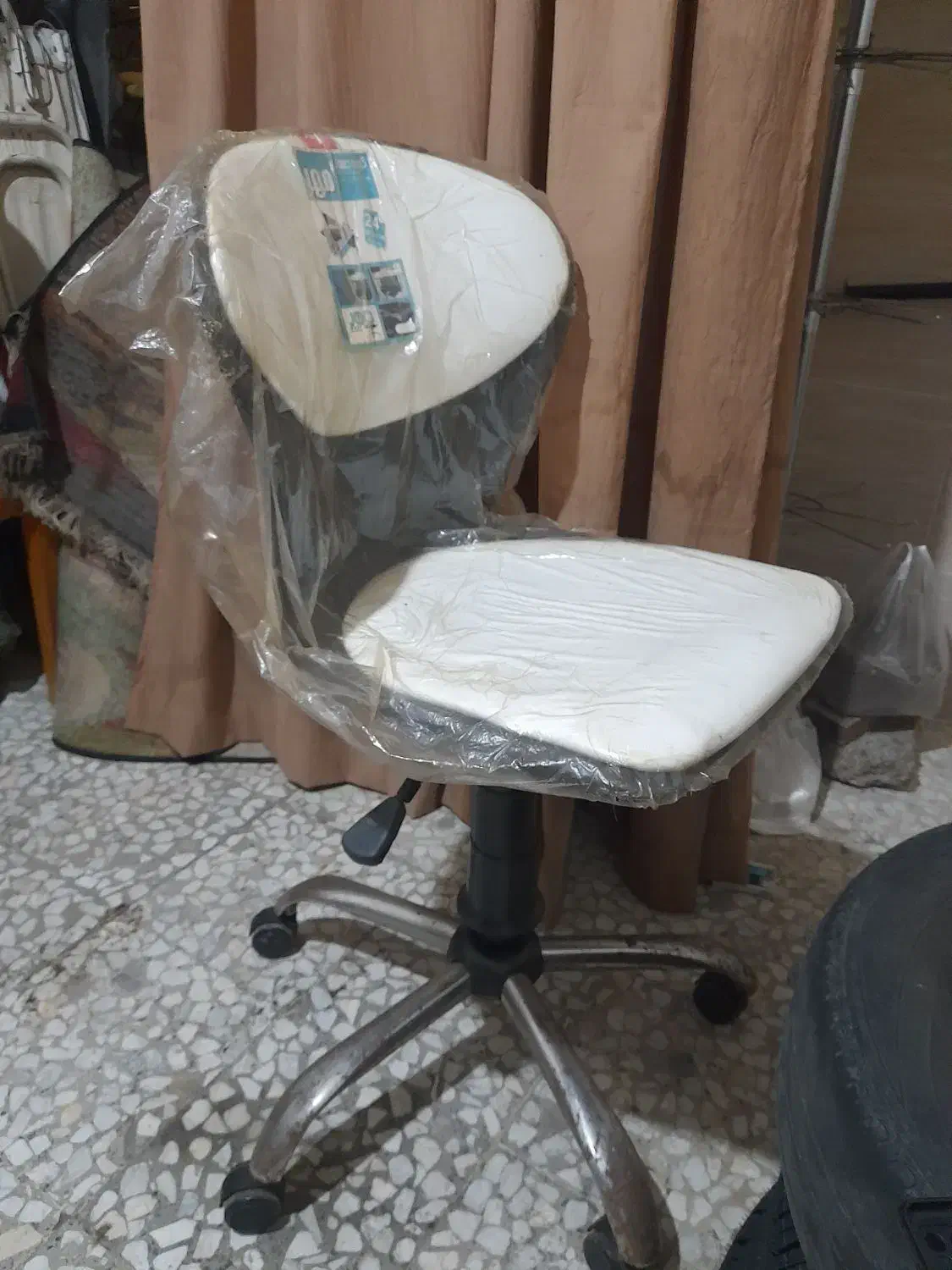 صندلی چرخدار مدل صدفی سفید|صندلی و نیمکت|رشت, کوی فکوری|دیوار