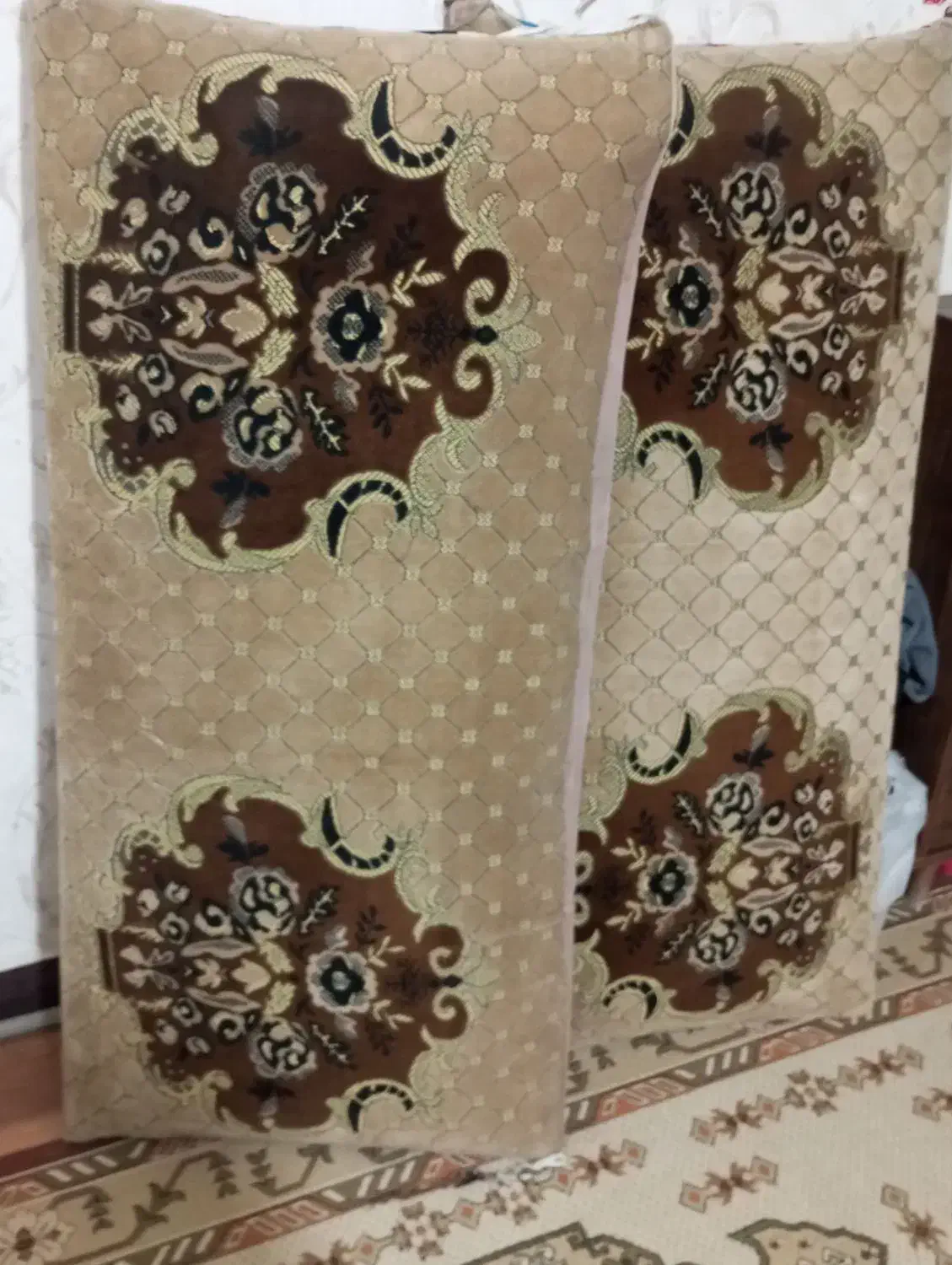 پشتی سنتی فروش فوری|پشتی|کرج, باغستان|دیوار