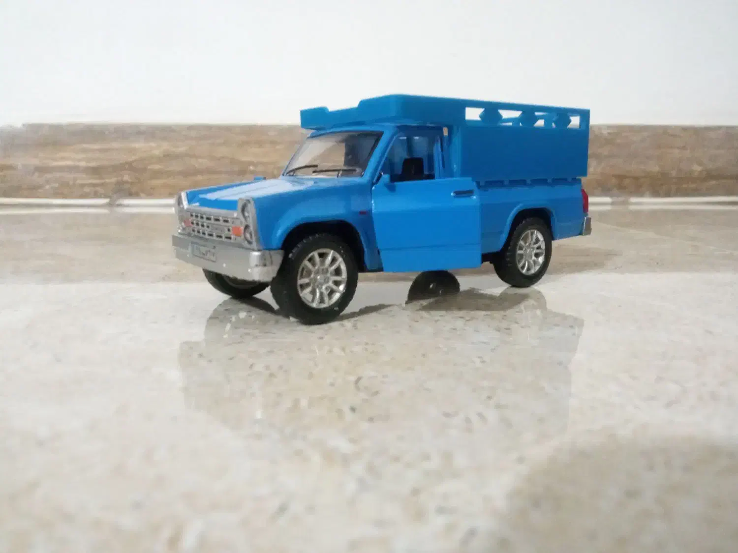 ماشین آهنی کلکسیونی نو|اسباببازی|سنندج, |دیوار