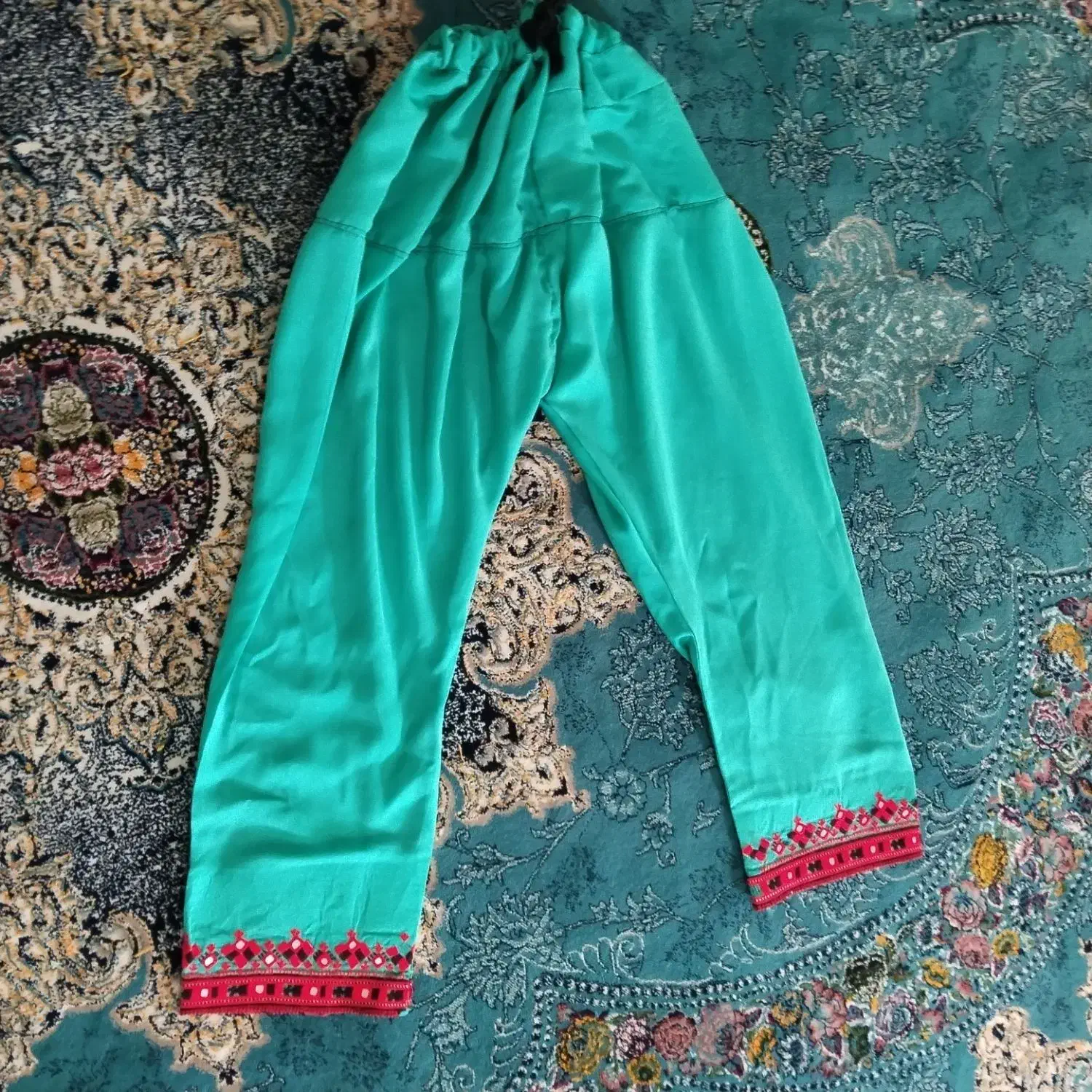 خاش لباس زنانه|لباس|خاش, |دیوار