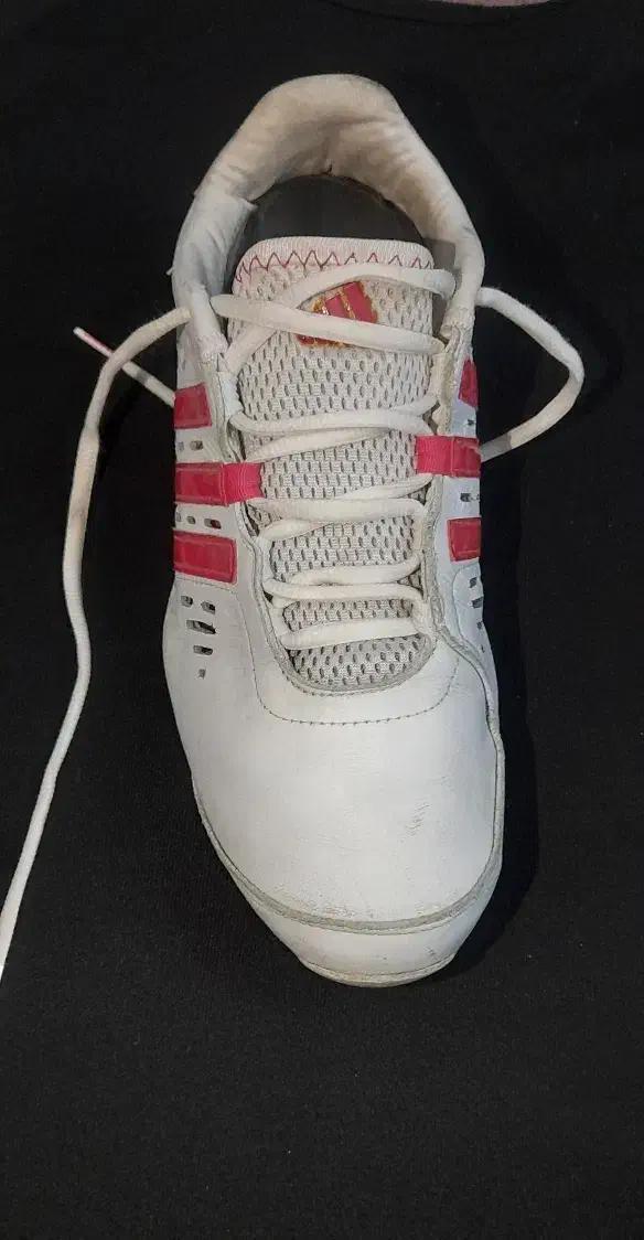 کفش کتونی ورزشی ادیداس اصل|کیف، کفش، کمربند|چهارباغ, |دیوار